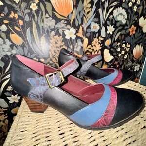 Hand painted leather multi color heel Size 40/9